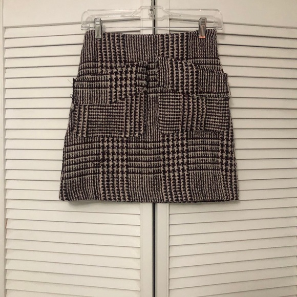 Line & Dot Dresses & Skirts - super cute skirt!!